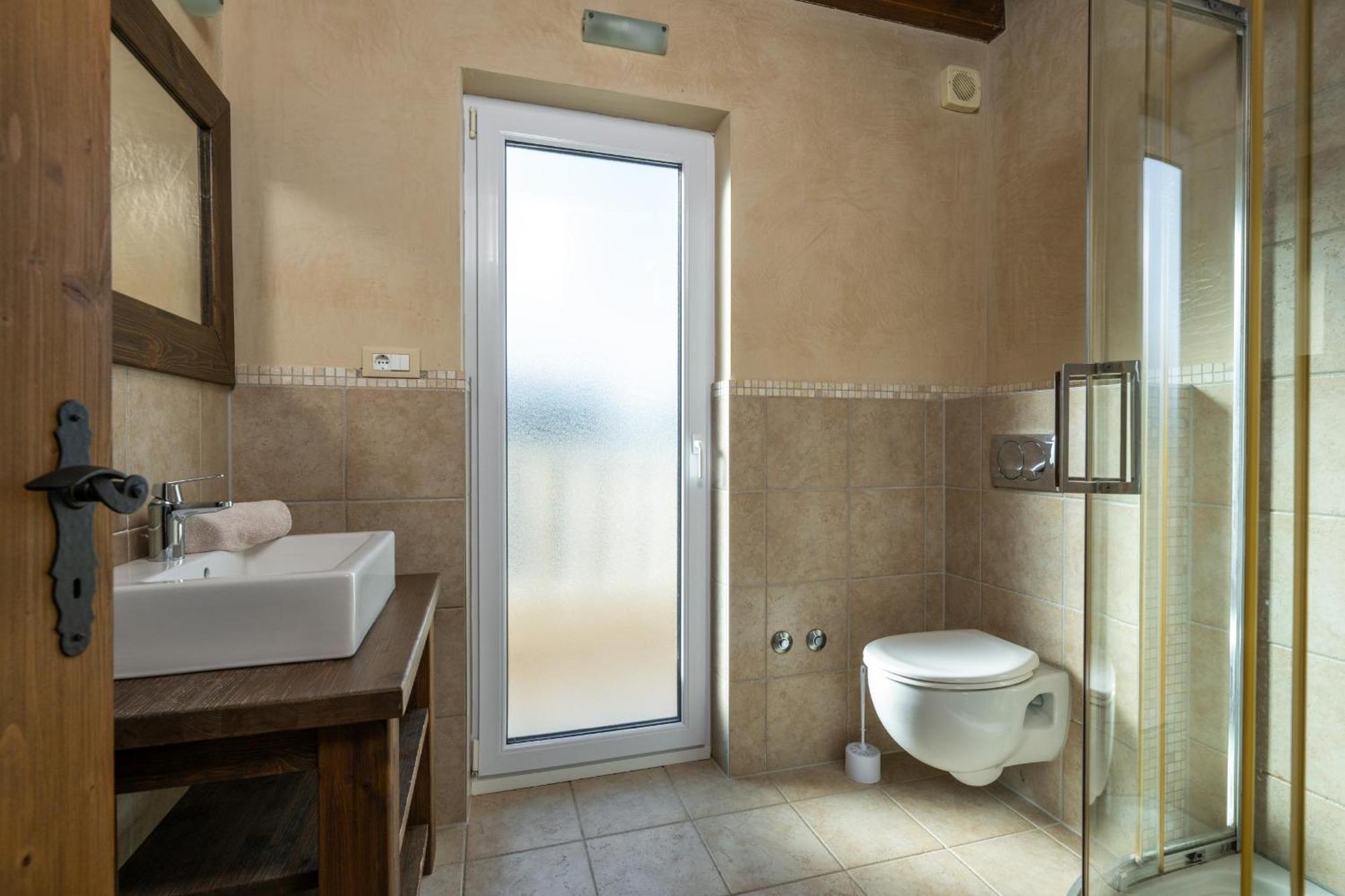 Villa Castagna Near The Sea With Private Pool And Sauna Premantura Exterior photo