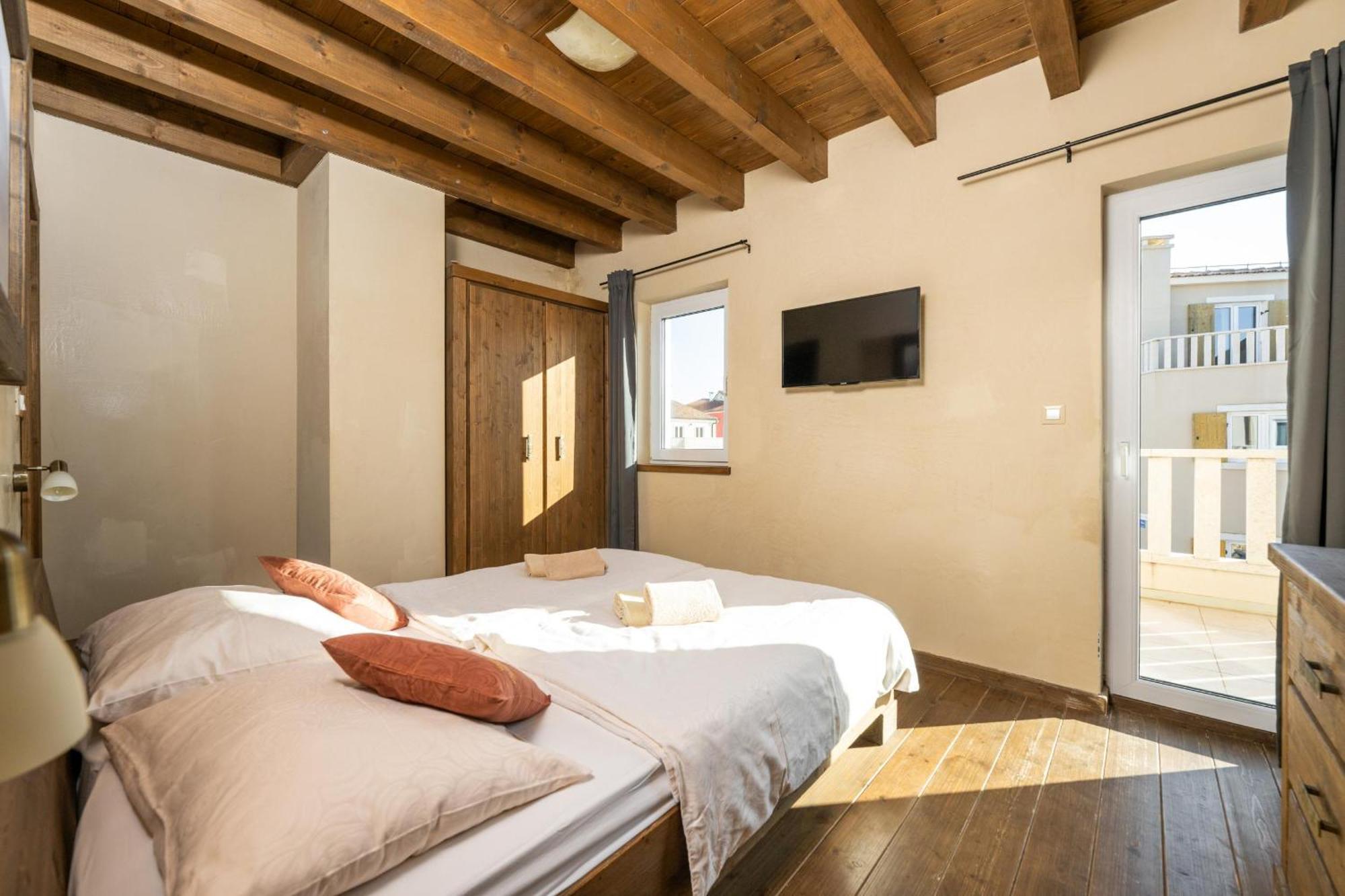 Villa Castagna Near The Sea With Private Pool And Sauna Premantura Exterior photo