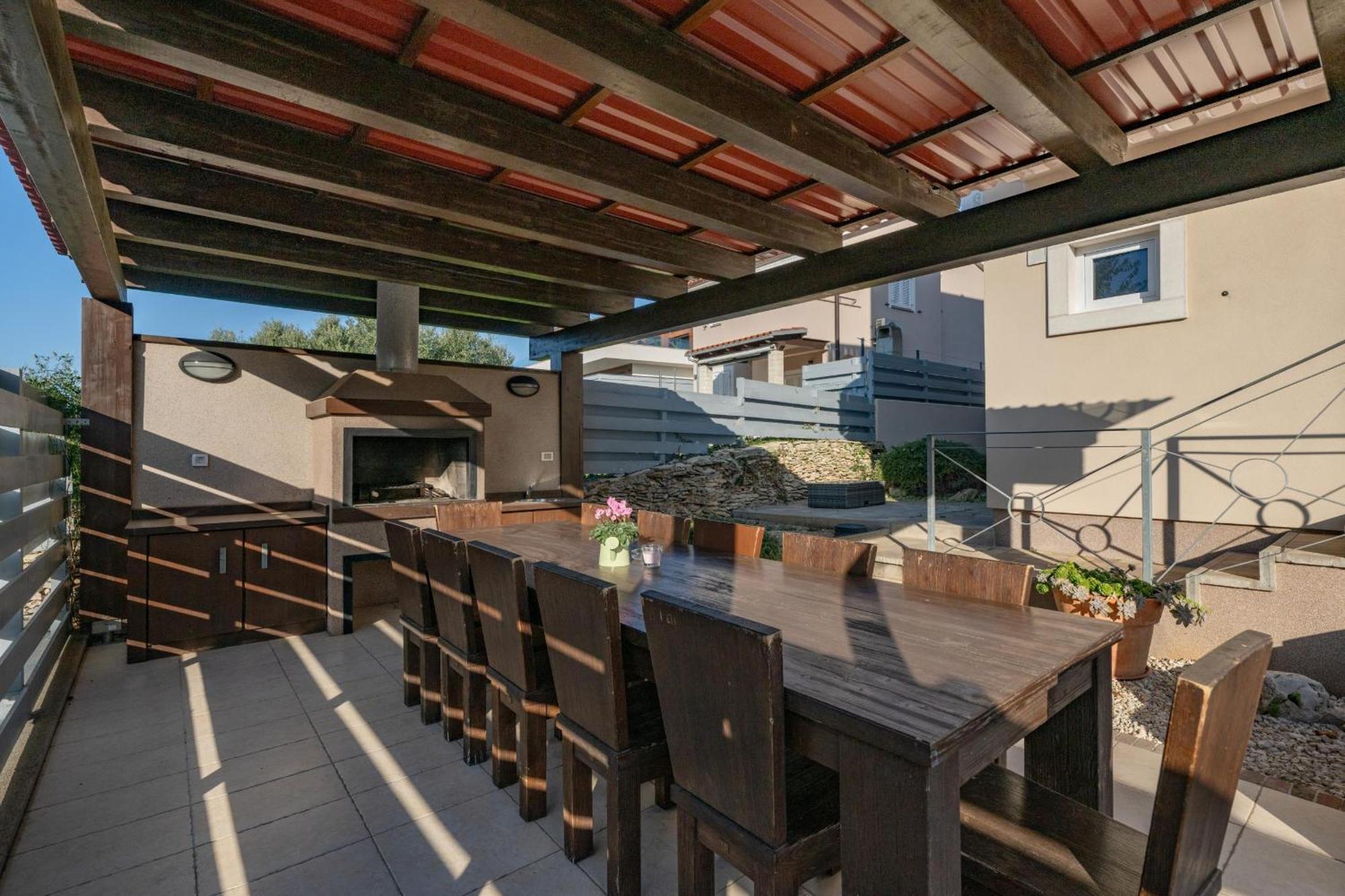 Villa Castagna Near The Sea With Private Pool And Sauna Premantura Exterior photo