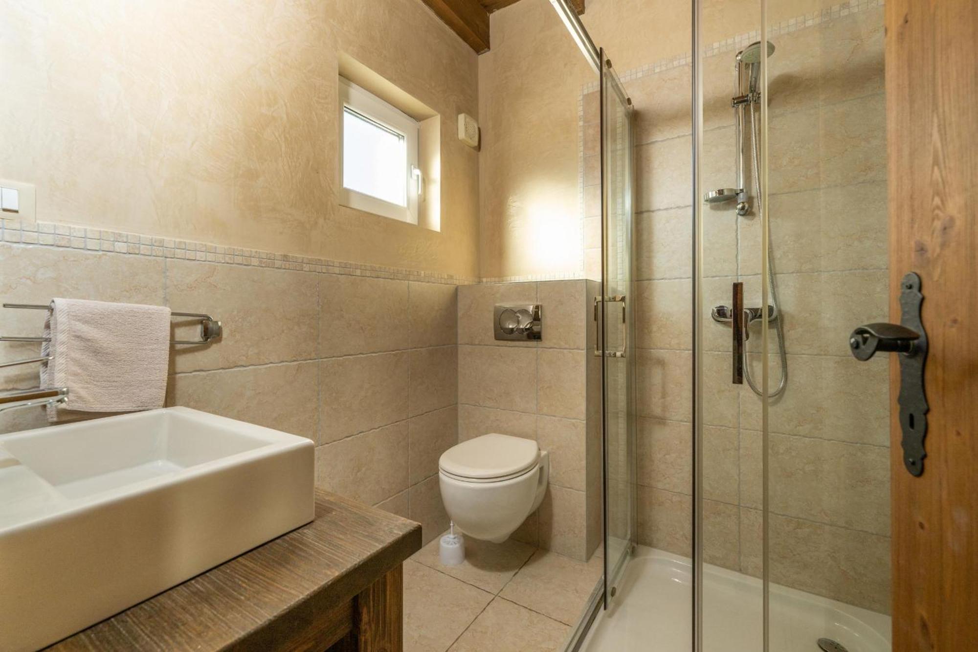 Villa Castagna Near The Sea With Private Pool And Sauna Premantura Exterior photo