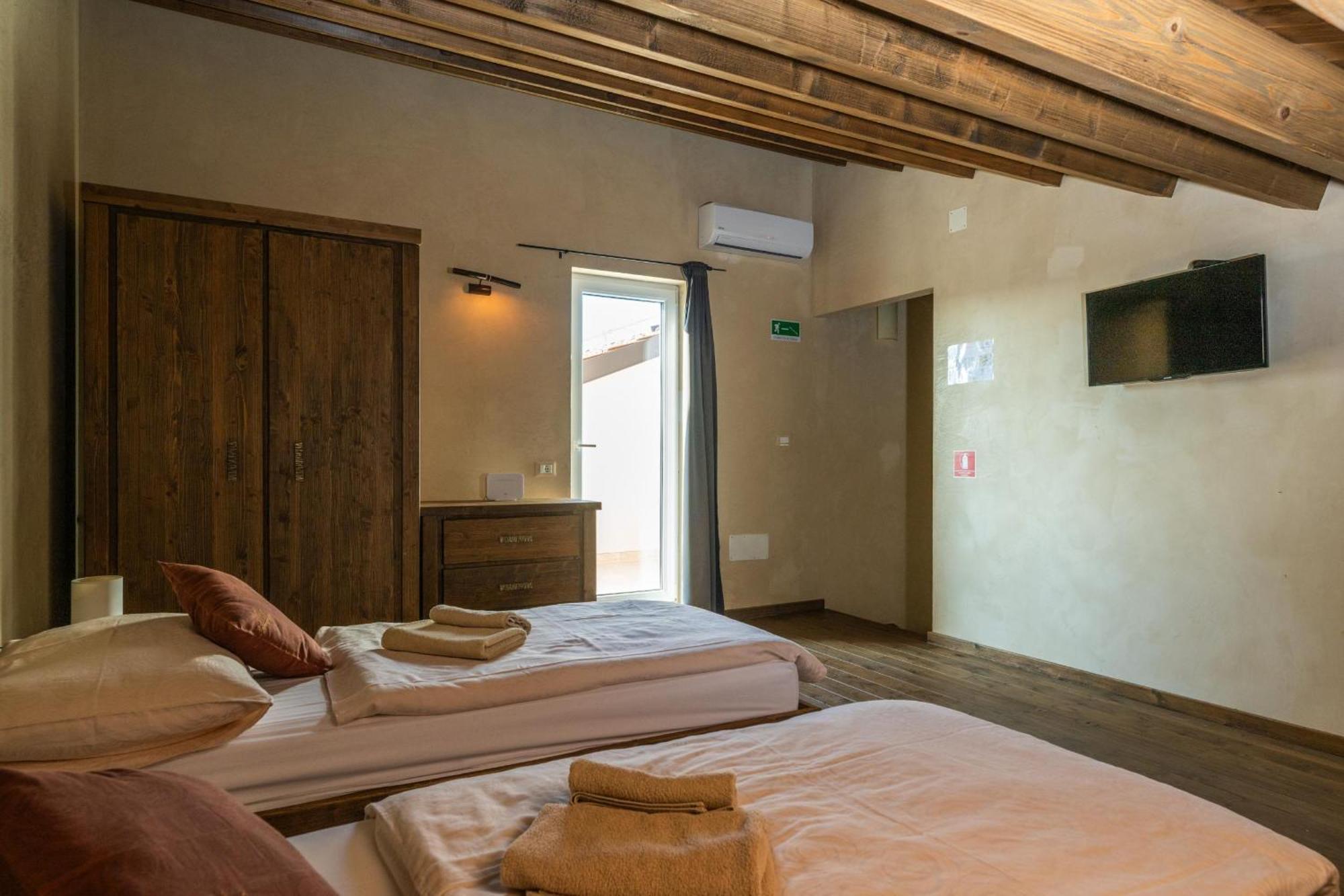 Villa Castagna Near The Sea With Private Pool And Sauna Premantura Exterior photo