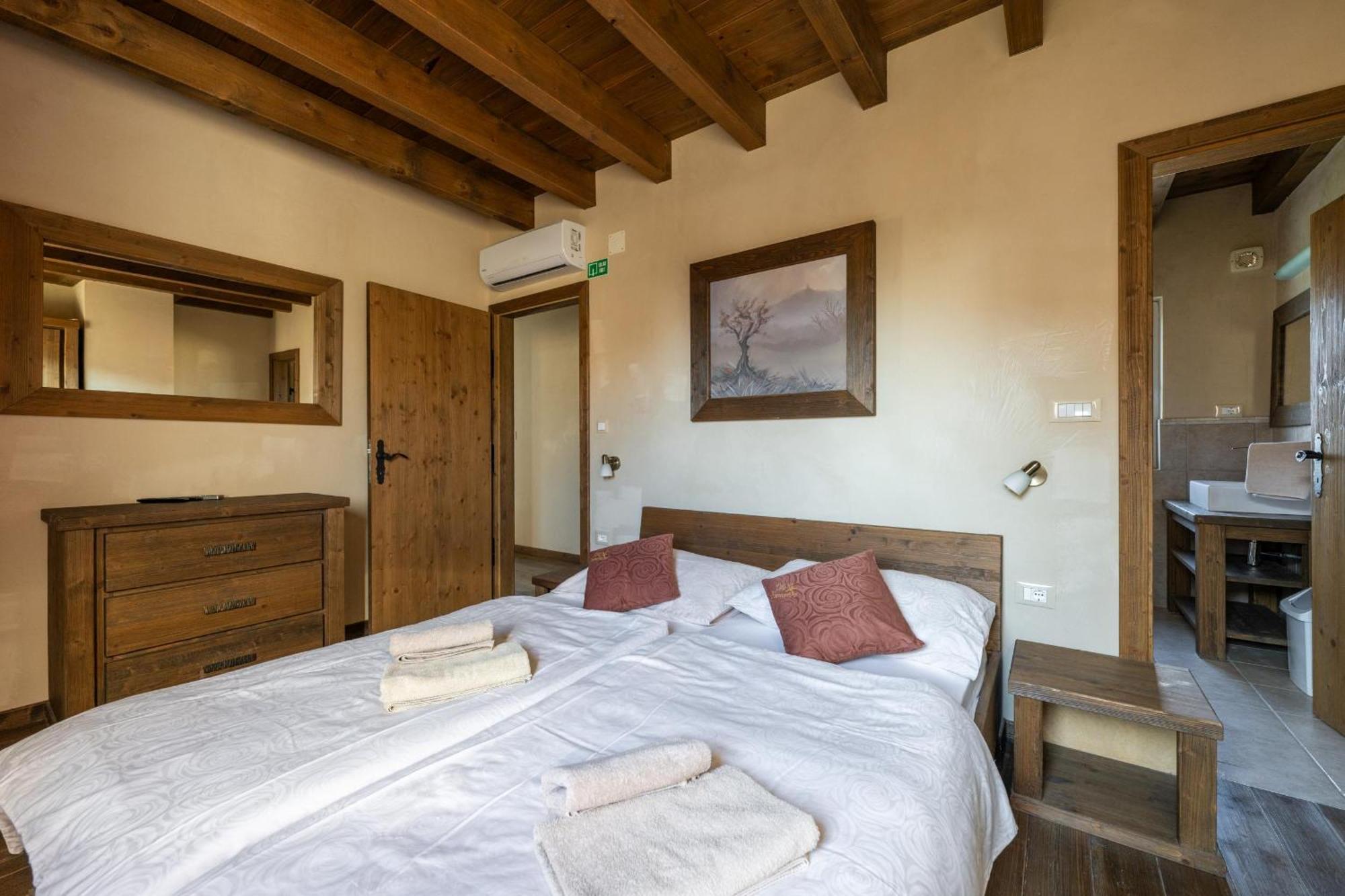 Villa Castagna Near The Sea With Private Pool And Sauna Premantura Exterior photo